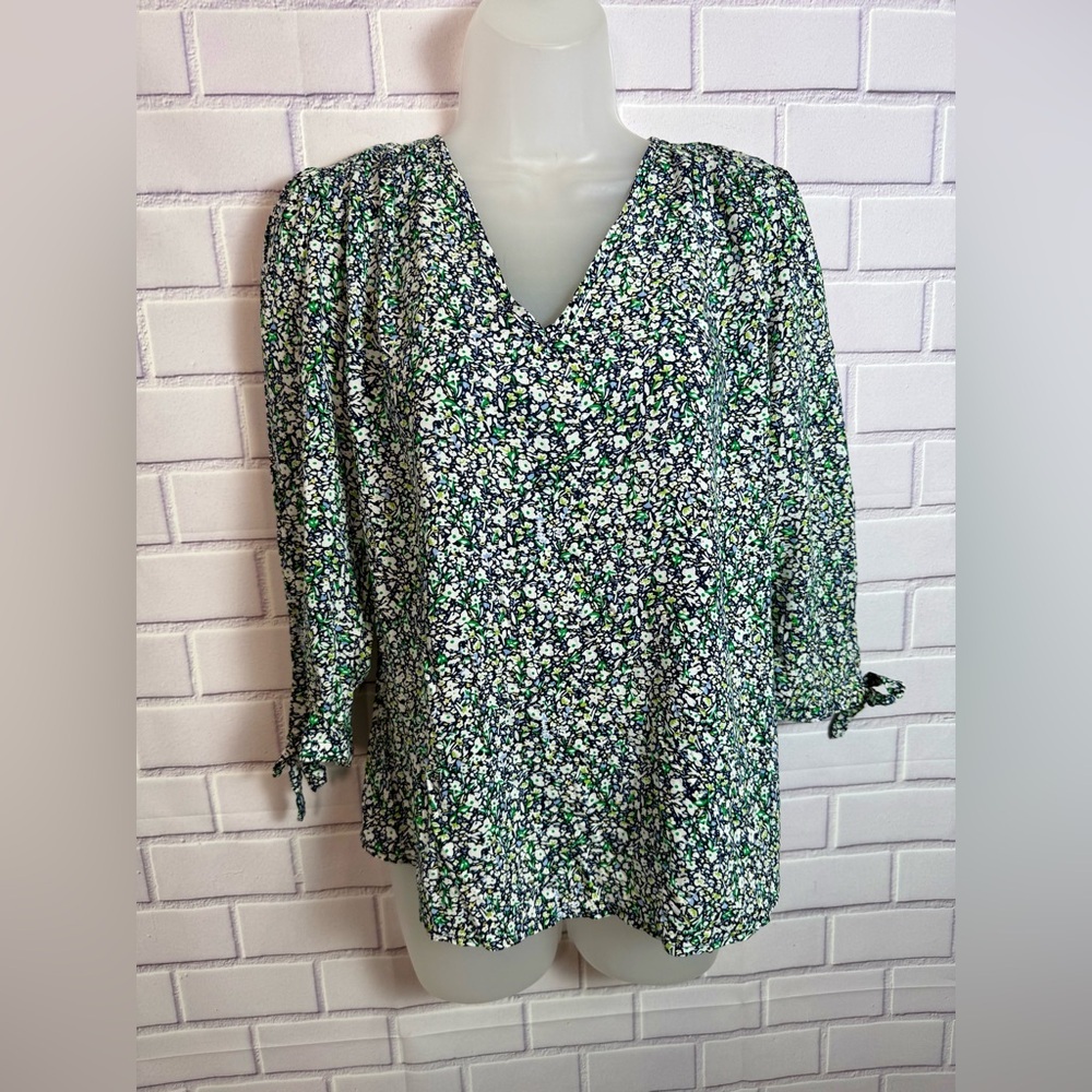 Cynthia Rowley Green Floral V-Neck Blouse - Picture 3 of 13